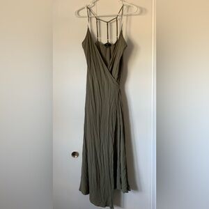 Forest Green Lulus Wrap Maxi Dress Size L EUC